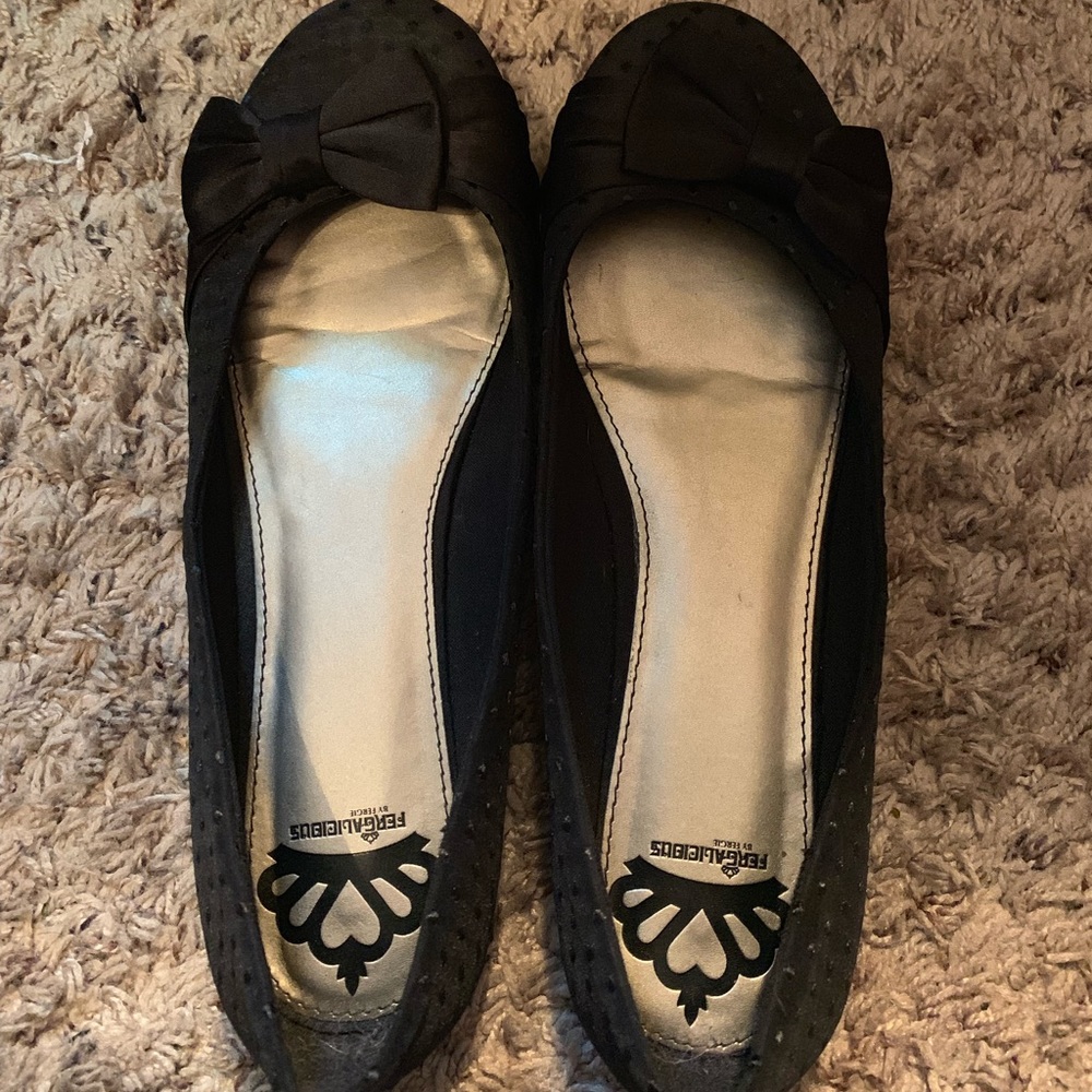 Women’s Fergalicious by Fergie bow flats